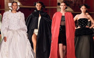 BST Chanel Haute Couture Thu Đông 2024 đẹp hơn tưởng tượng, và đó không phải tác phẩm của Virginie Viard?