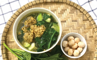 Loại rau đặc trưng của mùa hè chứa vô vàn công dụng, canxi cao hơn sữa lại dưỡng da tuyệt vời nhưng có 2 đối tượng nên thận trọng