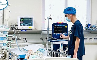 Sau 1 tháng bị chó cắn, bé trai phát bệnh dại