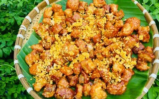Tóp mỡ mắm hành - món ăn vặt tưởng khó mà dễ