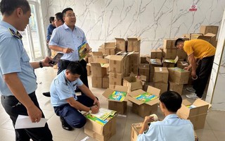 Chặn sách giáo khoa giả vào trường học