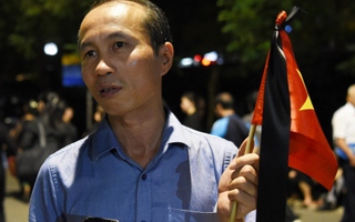 "Xếp hàng dài đến đâu cũng quyết tâm vào viếng Tổng Bí thư"