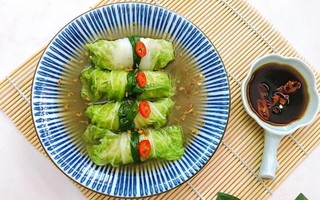 Hướng dẫn làm cải thảo cuộn ức gà lạ miệng, ăn nhiều không sợ béo