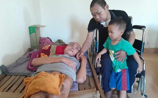 Người phụ nữ mong có sức khỏe để lo cho chồng bị bệnh hiểm nghèo, bố chồng tàn tật và 5 con nhỏ