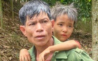 Người đàn ông kể phút lần theo tiếng khóc tìm bé trai mất tích 5 ngày trong rừng