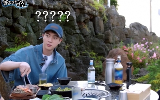 Món thịt lợn có màu sắc kỳ lạ khiến "trai đẹp toàn cầu" BTS ăn không ngừng "từ sáng đến tối"