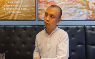 Người Hàn Quốc tham gia cứu 1 trong 2 nạn nhân bị kẹt  trong xe Volvo ở cầu Phú Mỹ