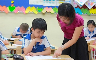 Một quận ở Hà Nội cần tuyển 19 hiệu phó, 210 giáo viên biên chế