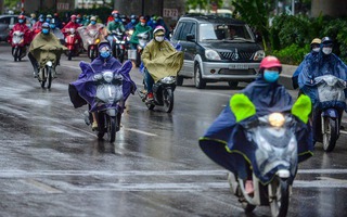 Không khí lạnh tràn về, miền Bắc rét dưới 16 độ C, mưa rất to