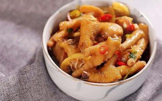 Món chân gà ngâm mà làm theo công thức này thì ngon bất bại, nhâm nhi vào ngày mưa bão hợp vô cùng