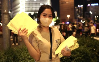 Nhân viên văn phòng, tài xế công nghệ tiết lộ cách kiếm bộn tiền trong đêm Giao thừa nhờ bán những thứ này