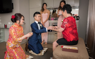Cô dâu mới cưới vay nhà chồng gần 1 tỷ đồng rồi biến mất, bố chồng bối rối kiện công ty mai mối: "Con trai tôi hoàn toàn suy sụp"
