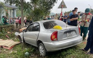 Va chạm với ô tô, hai bà cháu đi xe máy ở Hà Tĩnh tử vong