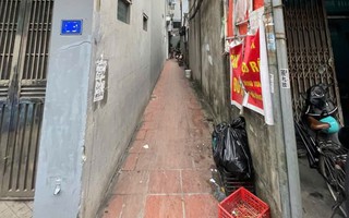 Bé gái 5 tháng tuổi ở Hà Nội tử vong: Điểm trông trẻ tự phát, không biển hiệu