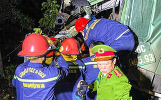 Nguyên nhân vụ tai nạn giữa xe khách và xe đầu kéo làm 14 người thương vong