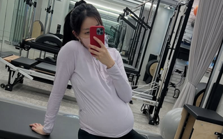 HOT: Hyuna bất ngờ khoe ảnh bụng bầu, công khai có em bé