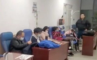 Bức ảnh chụp 5 người trong bệnh viện vào ban đêm khiến netizen rùng mình