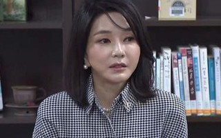 Đệ nhất phu nhân Hàn Quốc không thăm chồng trong tù?