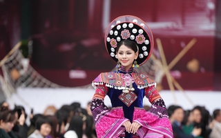 Tuần lễ Thời trang Sinh viên Toàn cầu quy tụ 999 hoa hậu và nam vương