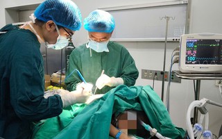 Cú ngã định mệnh giúp phát hiện bệnh phổi hiếm gặp ở bé trai 8 tuổi