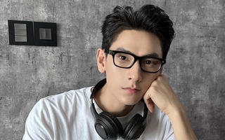 Rầm rộ hình ảnh Isaac quảng cáo cho nhãn hàng từng có sản phẩm nghi dính "đường lưỡi bò", phía nam ca sĩ nói gì?