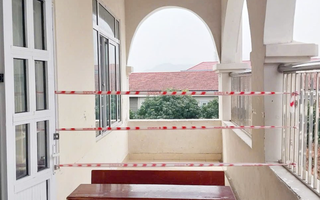 Vụ lan can rơi làm 3 nữ sinh nhập viện: Đặt trách nhiệm cao nhất với học sinh gặp nạn