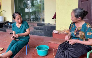 Người dân hoang mang kể lại vụ cướp ngân hàng ở Hà Nội: Đối tượng giả bộ đi vệ sinh, mang theo dao và xăng để đe dọa
