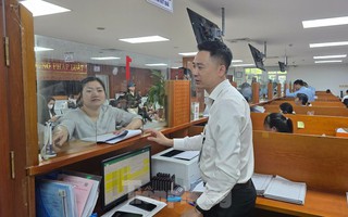 Hà Nội: Ra khuyến cáo về người dân "ùn ùn" đi xin xác nhận để mua nhà xã hội