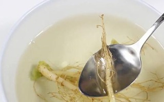 Ăn 4 loại rau này đừng bỏ rễ: Người không biết tưởng “rác” nhưng người biết dùng là “vàng mười”