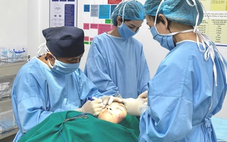 Làm đẹp mắt "không đau, giá mềm", người phụ nữ nhận "trái đắng" mắt trũng sâu, sẹo to