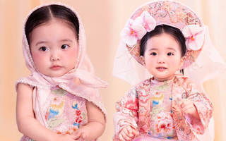 Vẻ đẹp như búp bê của con gái út nhà Khánh Thi-Phan Hiển, đáng yêu cỡ này bảo sao lu mờ bố mẹ nổi tiếng