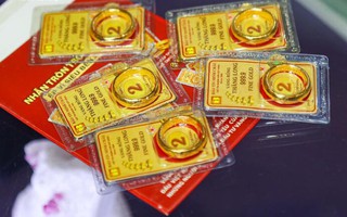 Áp lực chốt lời lớn, giá vàng có thể còn giảm sâu?