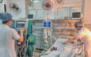 Uống thuốc mua trên mạng, người đàn ông nguy kịch