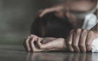 Gã xe ôm "chìa" bệnh án tâm thần hòng thoát tội hiếp dâm bé gái khuyết tật trí tuệ