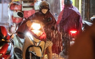 Mưa lớn từ Bắc vào Nam, nguy cơ lũ quét và sạt lở tại 7 tỉnh thành