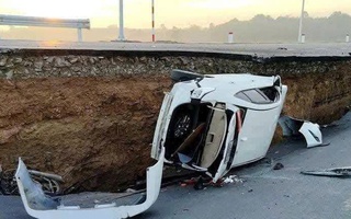 Vụ sụt lún khiến ô tô, xe máy rơi xuống hố ở Tây Ninh: Cục Đường bộ Việt Nam lên tiếng