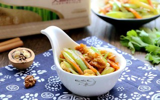 Kỳ thi tuyển sinh đại học đang đến gần: Nấu 4 món ngon "bổ não" giúp con đạt thành tích cao