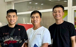 Team châu Phi của Quang Linh Vlogs rơi vào rối loạn