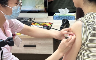 Vắc xin HPV được tiêm vào vị trí nào trên cơ thể nữ giới?