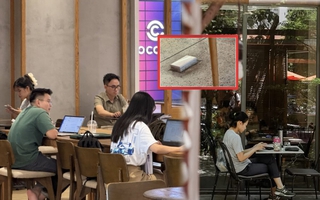 Xôn xao chuỗi cà phê The Coffee House bịt ổ điện, cộng đồng mạng dậy sóng: "Đuổi khéo" khách ngồi lâu?