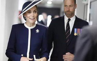 Phản ứng hài hước của Thân vương William khi Vương phi Kate được khen xinh đẹp khiến fan thích thú