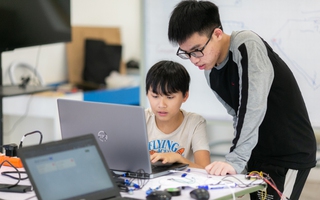 Học sinh trung học thiết kế hệ thống tiết kiệm điện thông minh