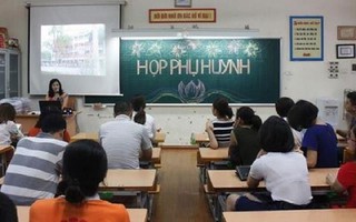 Họp phụ huynh về tôi không biết phải đối mặt với con mình thế nào, điểm nó kém nhưng người "sợ hãi" lại là tôi
