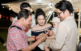 Bố vợ Đoàn Văn Hậu hiếm hoi lộ diện bên con rể, phong độ gây sốt, "gen đỉnh" bảo sao Doãn Hải My đẹp thế!