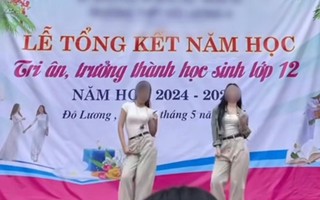 Gần 8 triệu lượt xem và tranh luận về màn nhảy nhạc TikTok lắc hông của 2 nữ sinh trong lễ bế giảng