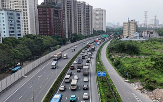 Người dân quay lại Hà Nội sớm, cao tốc Pháp Vân - Cầu Giẽ ùn ứ hơn 5km