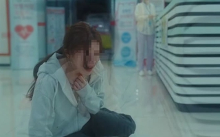 Cô gái 21 tuổi nhưng tử cung như… trẻ sơ sinh, òa khóc vì ước mơ làm mẹ “khó như lên trời”