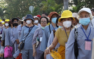 TPHCM: Hàng ngàn người đang hướng về chùa Thanh Tâm