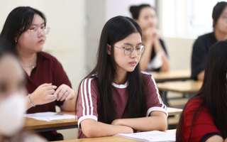 Nhiều đại học 'quay xe' bỏ tổ hợp lạ xét tuyển ngành Y khoa, Sư phạm