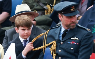 3 đứa trẻ nhà William - Kate gây chú ý khi tham gia sự kiện lớn, Hoàng tử Louis lại "chiếm sóng" vì quá nghịch